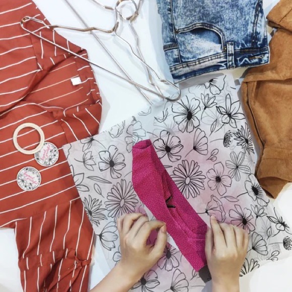 🆑 Black and White Floral Stickers 50qty - Picture 5 of 5